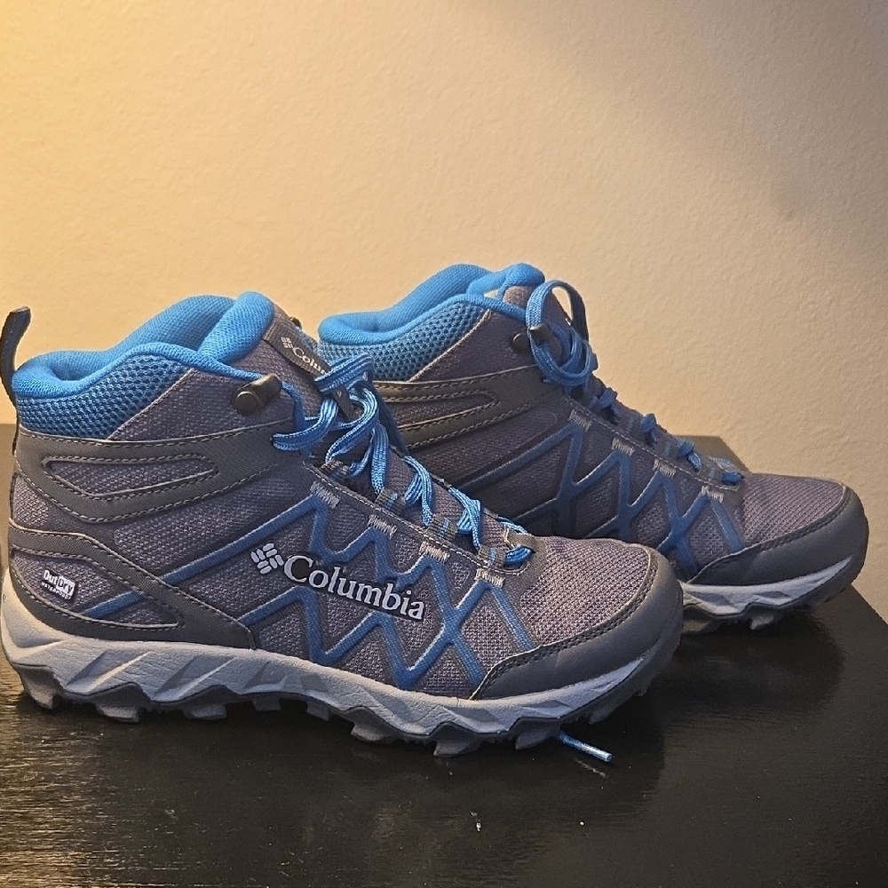 Columbia Gray and Blue Women's Trail Hiking Shoes